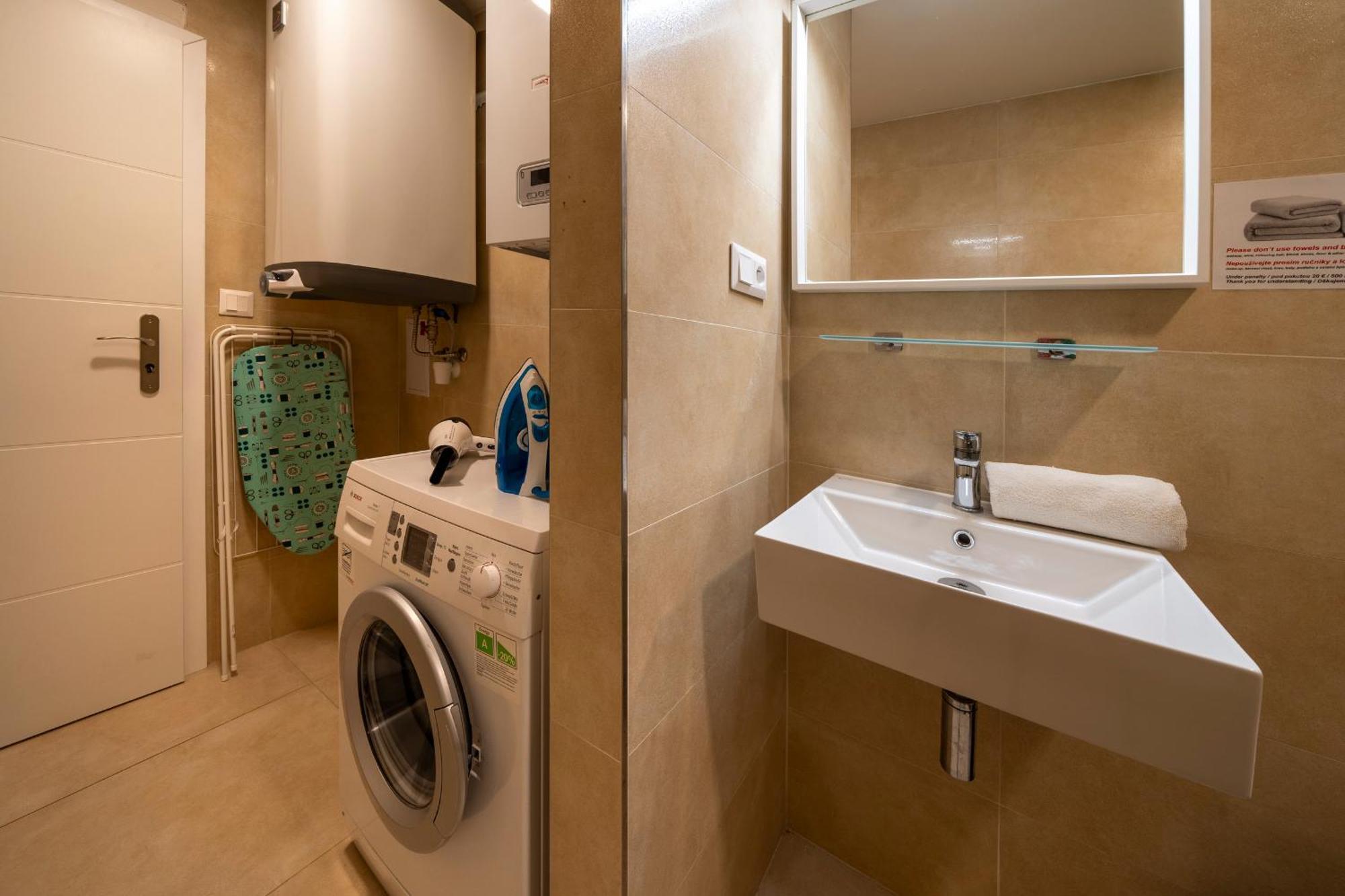 Apart Hotel Zborovska Πράγα Εξωτερικό φωτογραφία